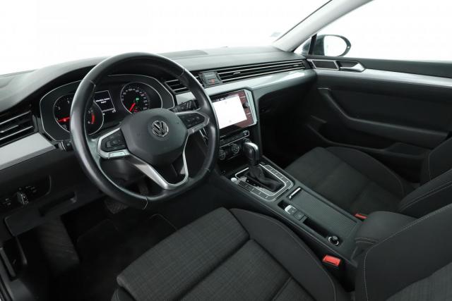 Volkswagen Passat Sw image 2