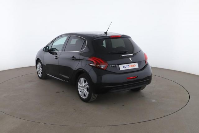 Peugeot 208 image 9