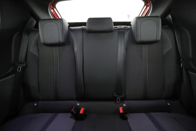 Peugeot 208 image 1