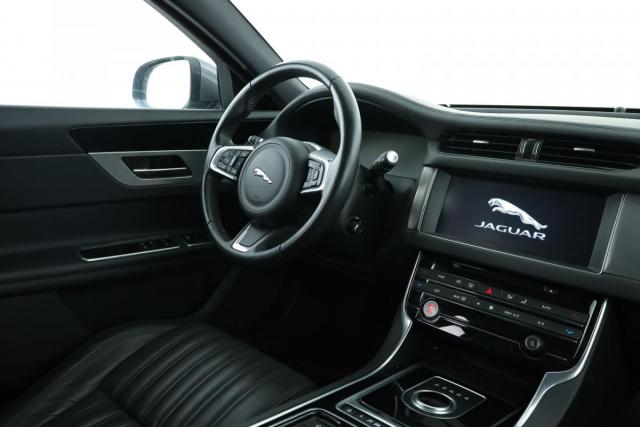 Jaguar Xf image 2