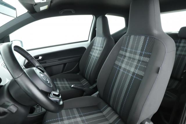 Volkswagen Up! image 9