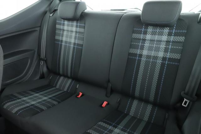 Volkswagen Up! image 8