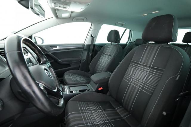 Volkswagen Golf image 6