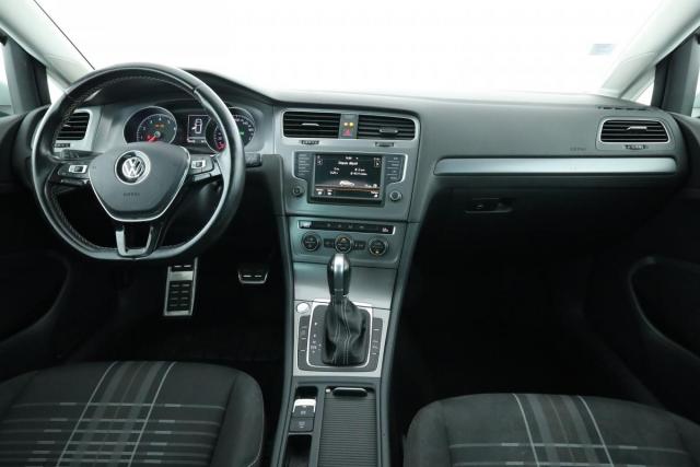Volkswagen Golf image 9
