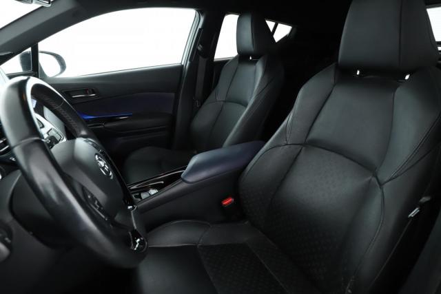 Toyota C-Hr image 8