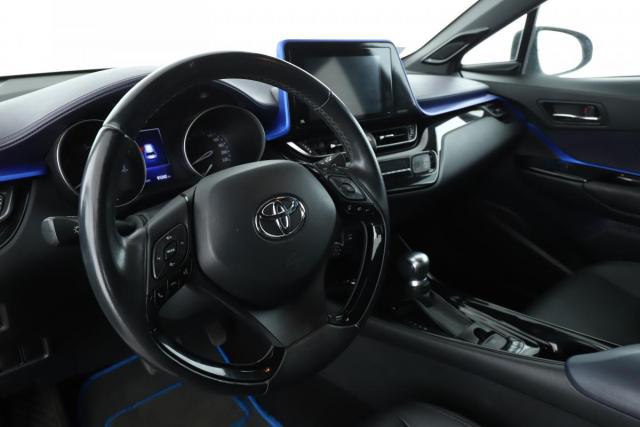 Toyota C-Hr image 5