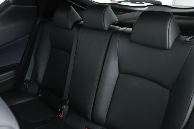 Toyota C-Hr image 1