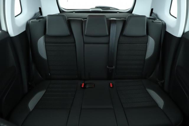 Peugeot 2008 image 1