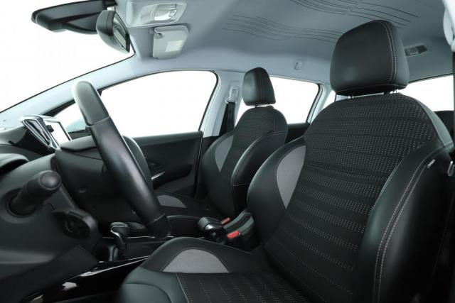 Peugeot 2008 image 5