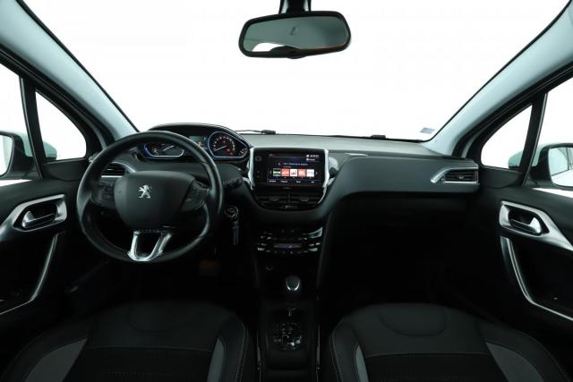 Peugeot 2008 image 2