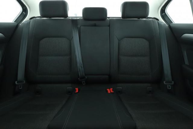 Volkswagen Passat image 4