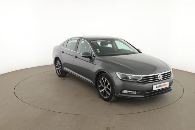 Volkswagen Passat image 1