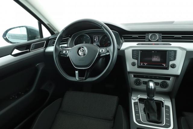 Volkswagen Passat image 7