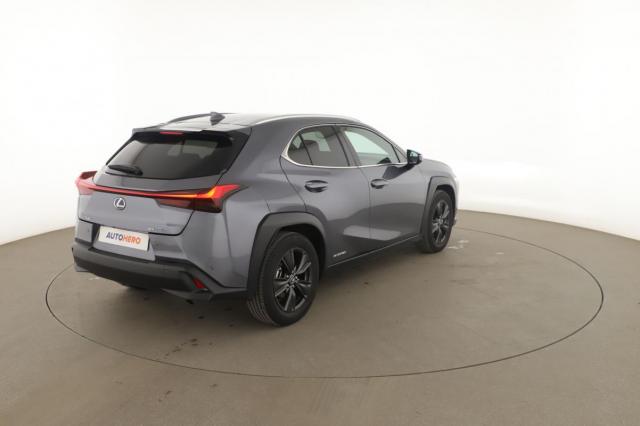 Lexus Ux image 9