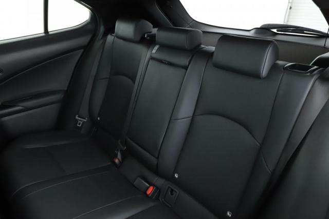 Lexus Ux image 5