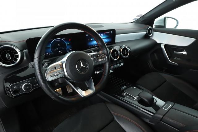 Mercedes Benz Cla Shooting Brake image 5