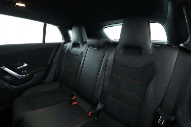 Mercedes Benz Cla Shooting Brake image 3