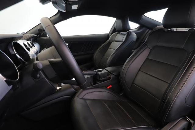 Ford Mustang image 7