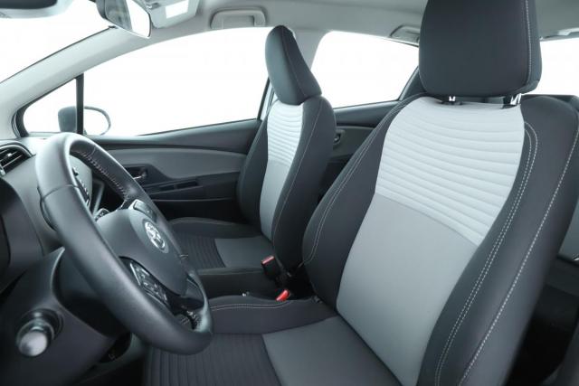 Toyota Yaris image 2