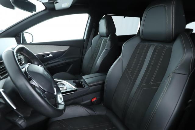 Peugeot 5008 image 1