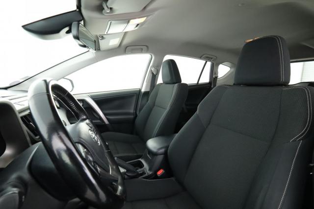 Toyota Rav4 image 6