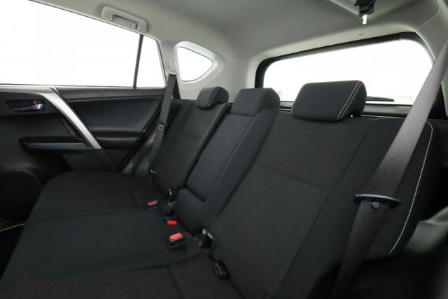 Toyota Rav4 image 8