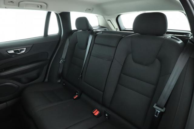 Volvo V60 image 2