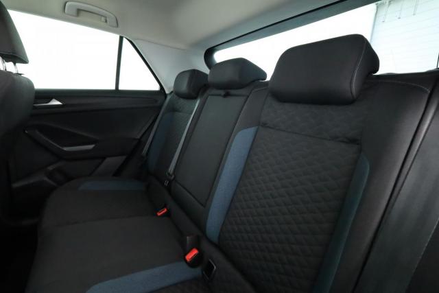 Volkswagen T-Roc image 9