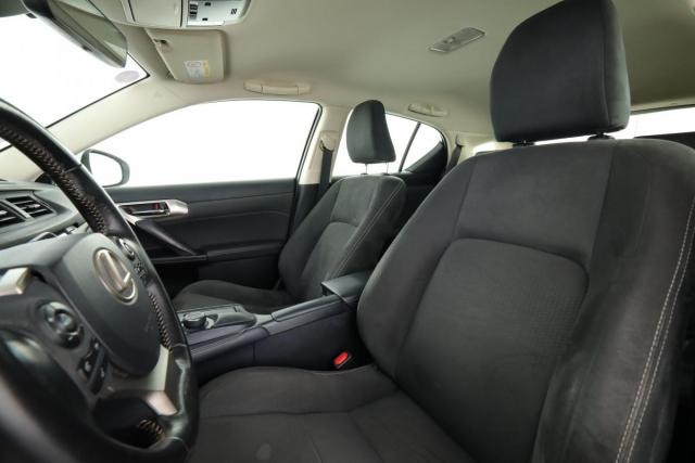 Lexus Ct 200h image 8