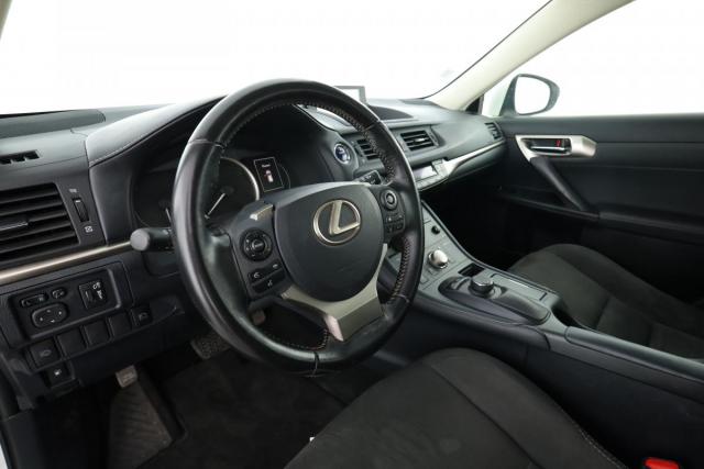 Lexus Ct 200h image 9
