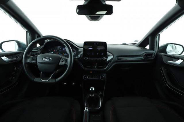 Ford Fiesta image 8