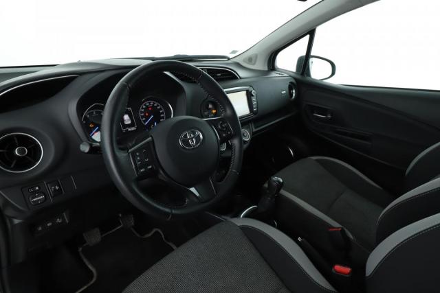 Toyota Yaris image 2