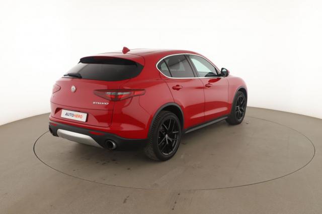 Alfa Romeo Stelvio image 9