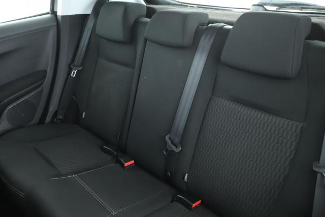 Peugeot 208 image 6