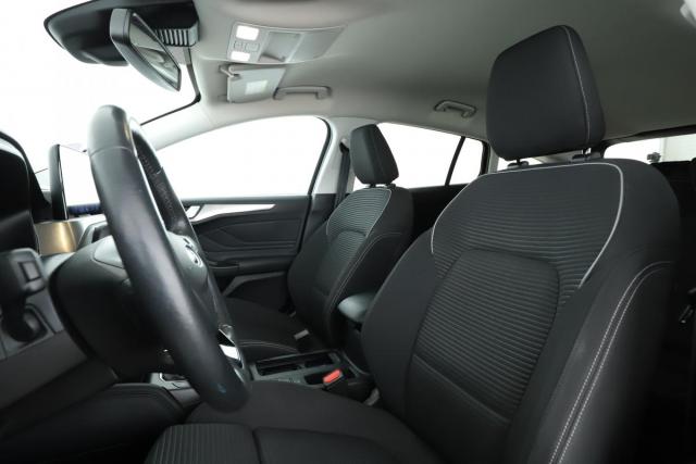 Ford Focus image 9