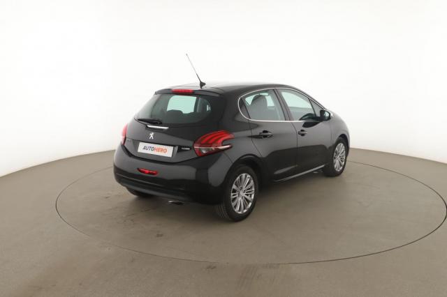 Peugeot 208 image 5
