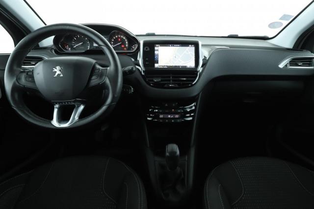Peugeot 208 image 2