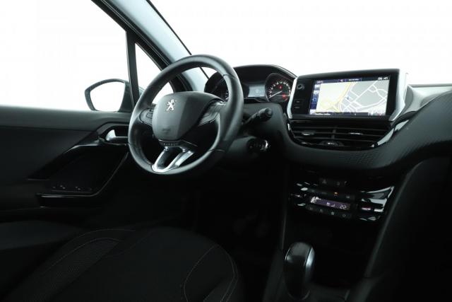 Peugeot 208 image 7