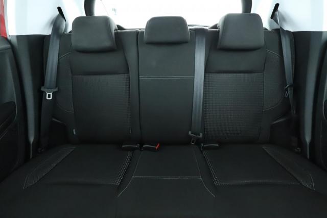 Peugeot 208 image 9