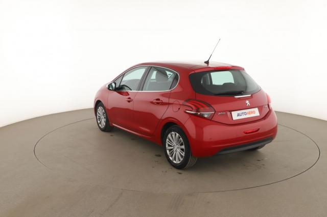 Peugeot 208 image 8