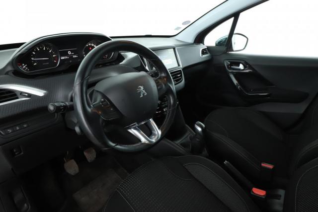 Peugeot 208 image 6