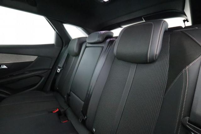 Peugeot 3008 image 3