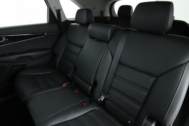 Kia Sorento image 4