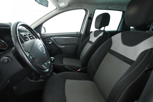 Dacia Duster image 8