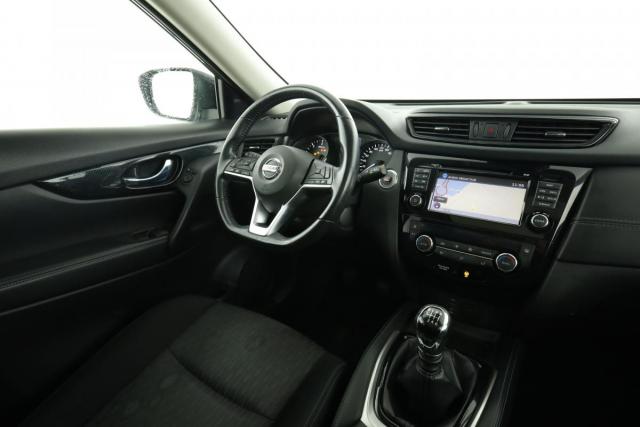 Nissan X-Trail image 1