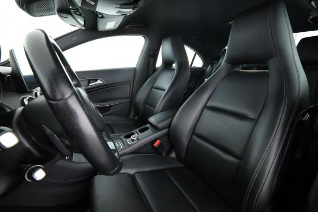 Mercedes Benz Cla image 7