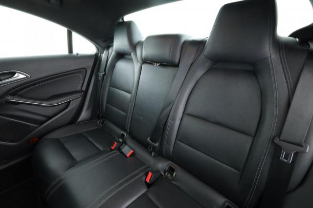 Mercedes Benz Cla image 2
