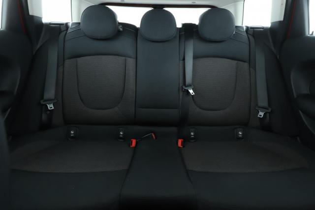 Mini Clubman image 4