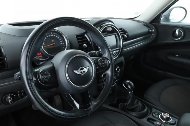 Mini Clubman image 3