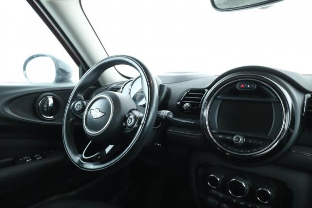 Mini Clubman image 2